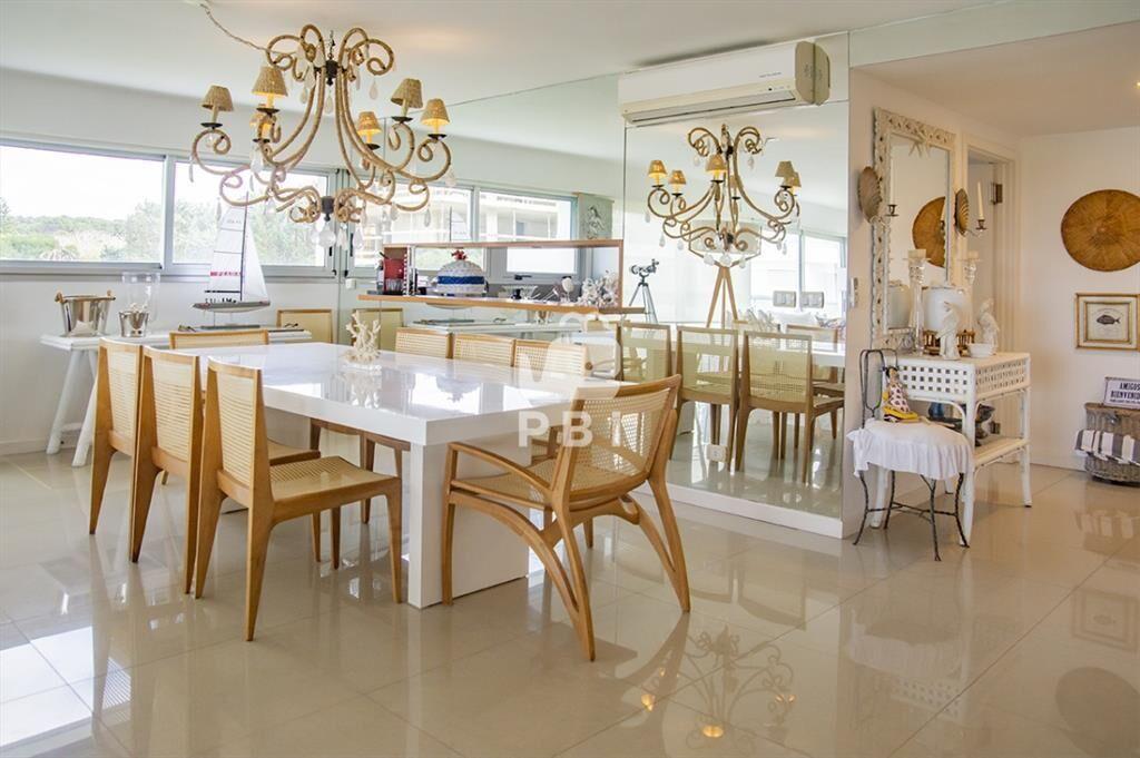 Vende espectacular apartamento en Brava de 3 - /