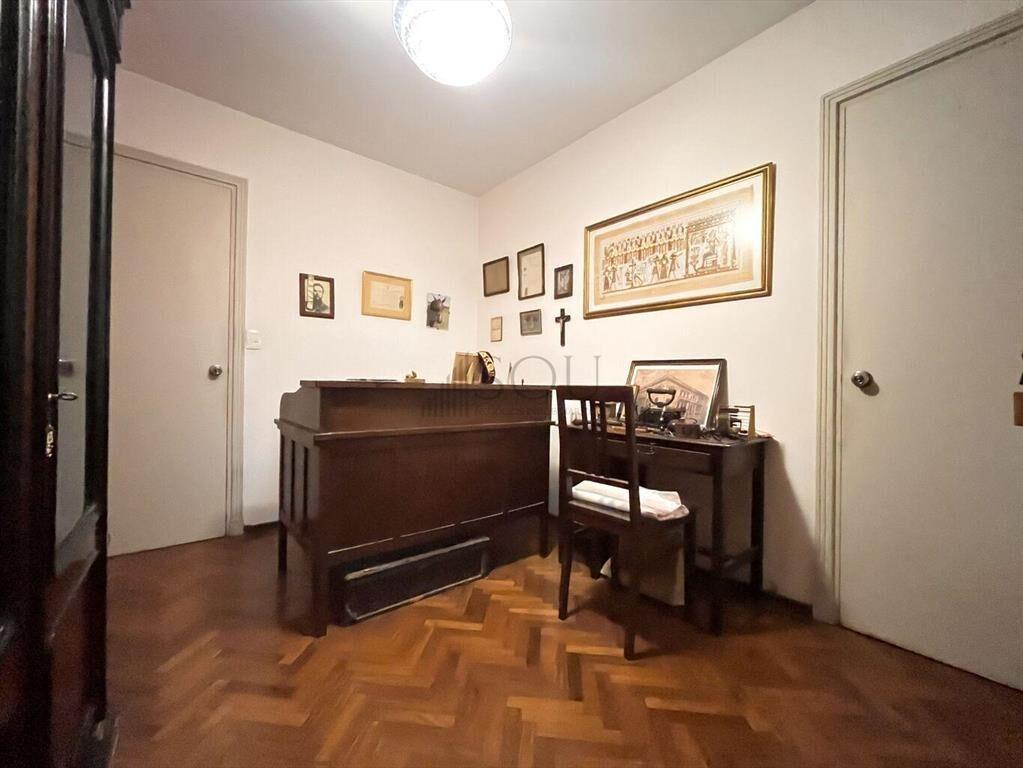 Venta apartamento 3 dormitorios y servicio con Garage en el