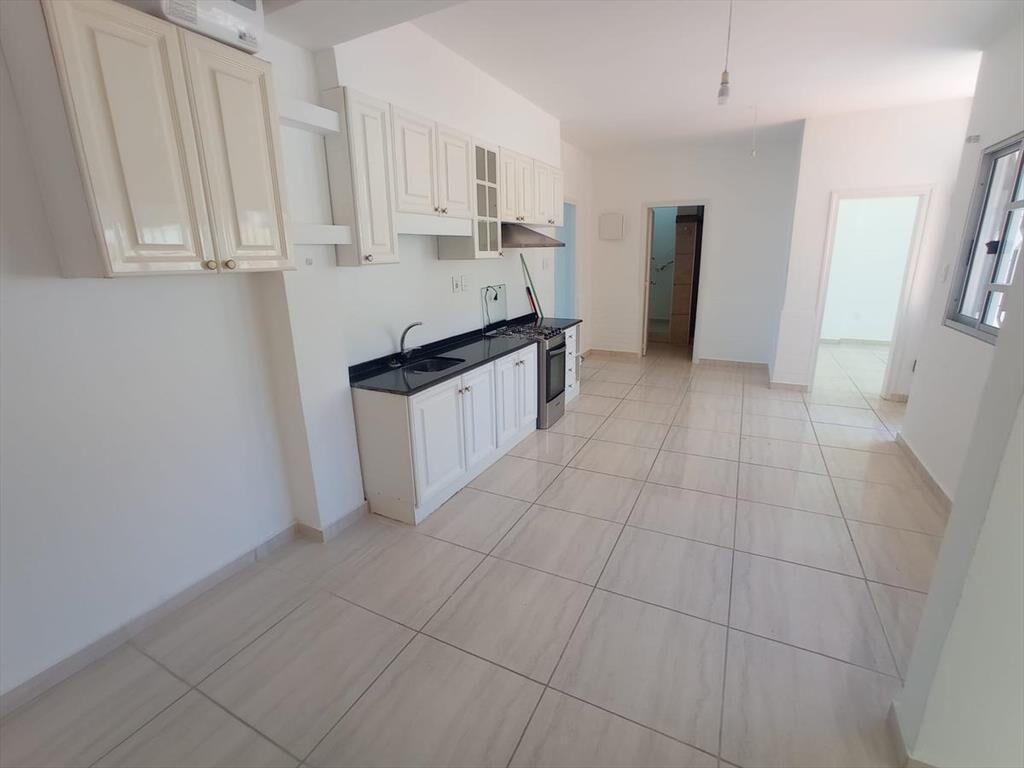 Imperdible local + 2 aptos en Rbla Chile 2 padrones 924 m2!