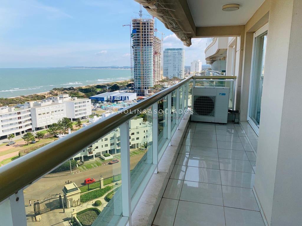 Apartamento en venta de 3 dormitorios en Le Punta