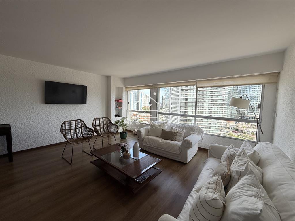 VENTA HERMOSO APTO A PASOS DE LA BRAVA