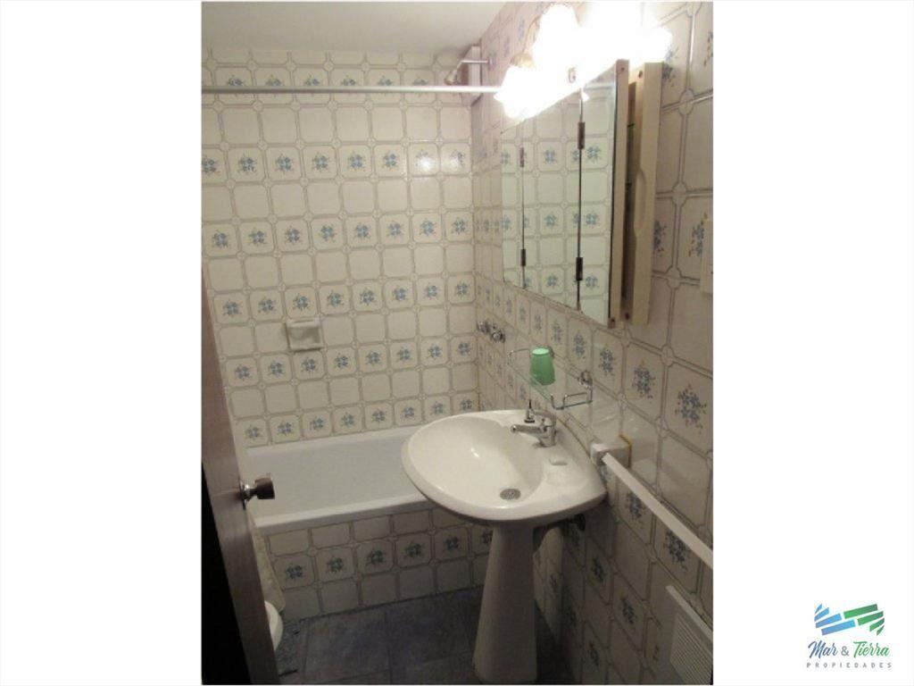 Excelente edificio sobre la Brava, 1 dormitorio