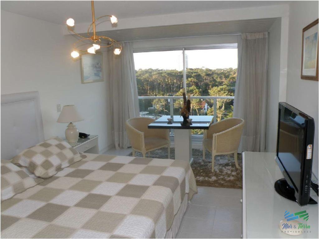 Vendo apartamento 4 dormitorios frente al mar,
