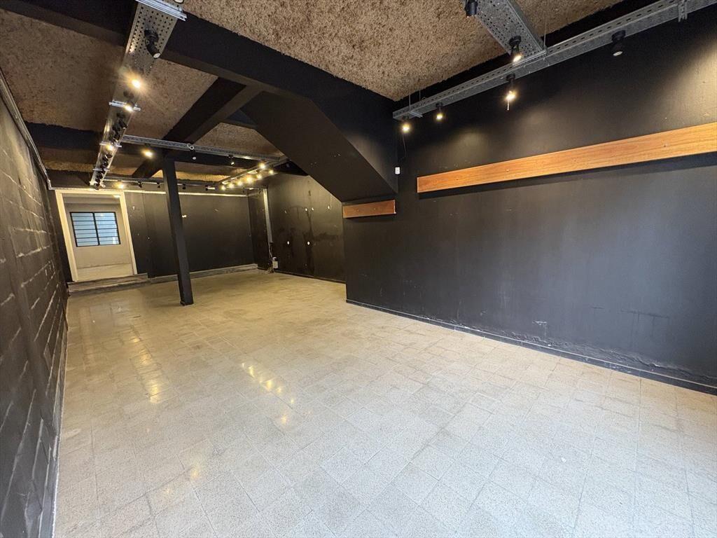 Alquiler - Local Comercial con 100 m2 en Tres Cruces
