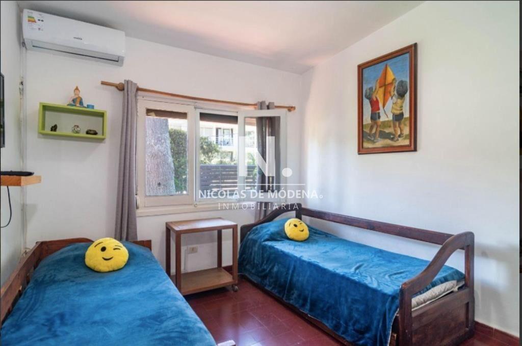 OPORTUNIDAD! Casa en Venta de 4 dormitorios en