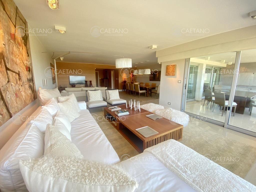 Venta apartamento frente al mar 3 dormitorios