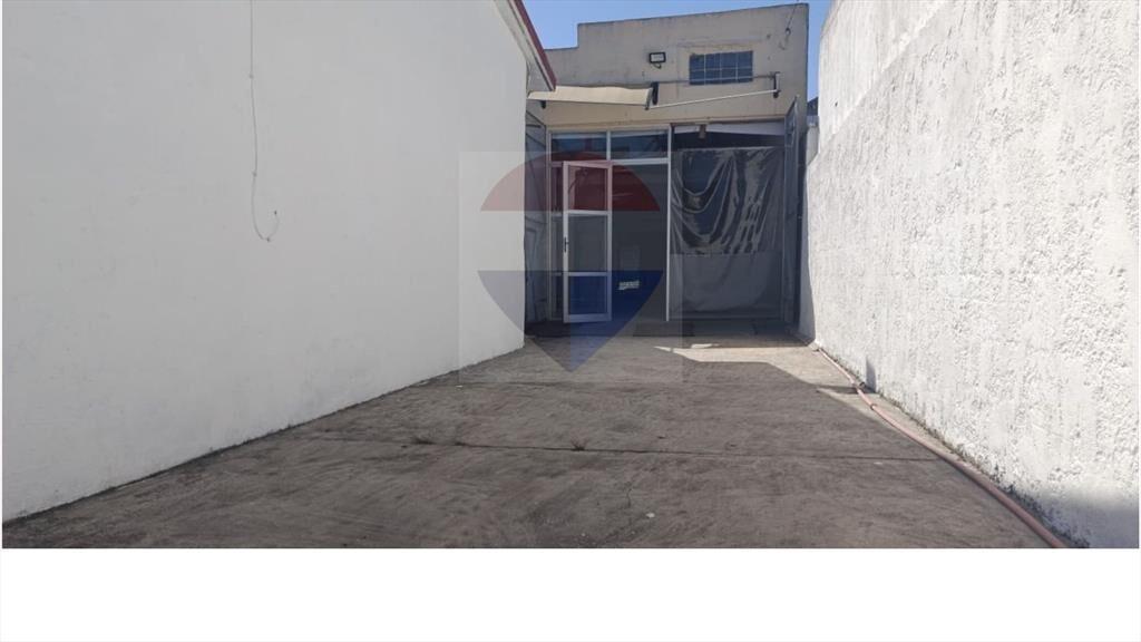 Alquiler Local 129 m² + Espacio Verde en Pando