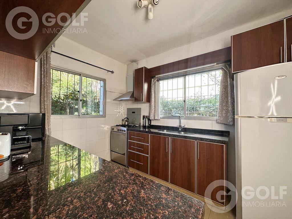 Venta de Casa 4 dormitorios en Carrasco Sur