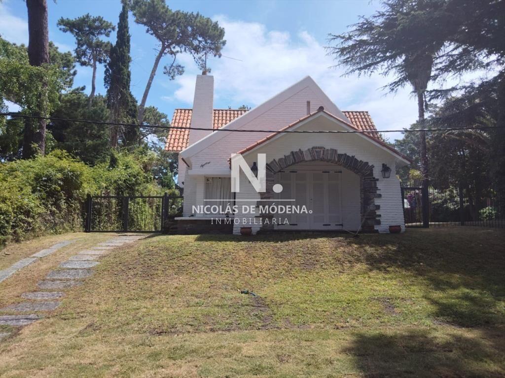 Alquila casa de 2 dormitorios, con parrillero y piscina en