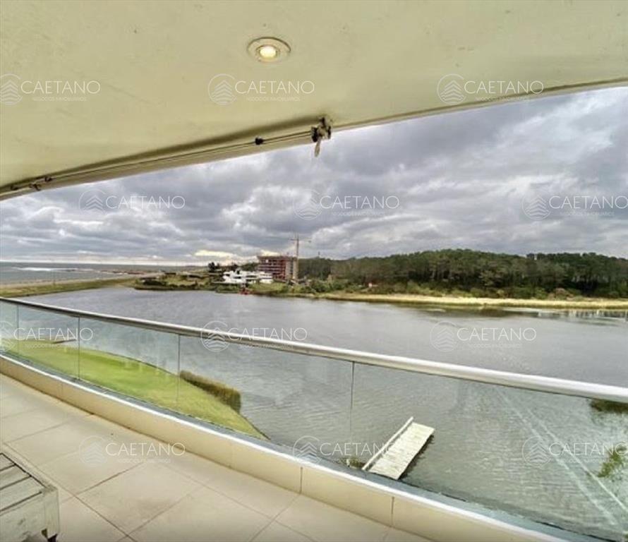 Apartamento Penthouse en Venta Con VIsta Tres