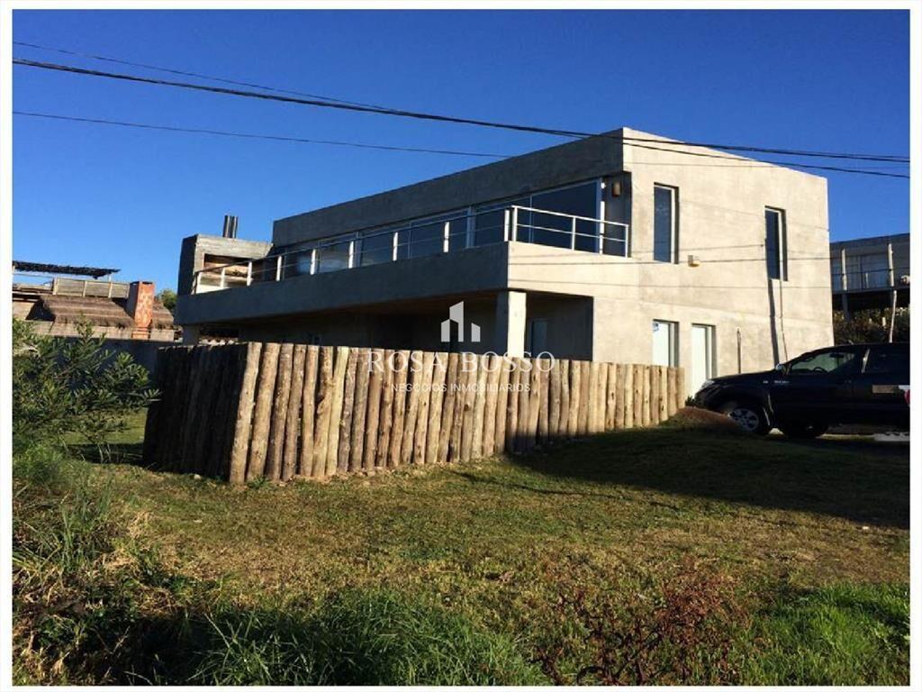 Casa Venta 3 dormitorios Altos de Punta Piedra con vista al