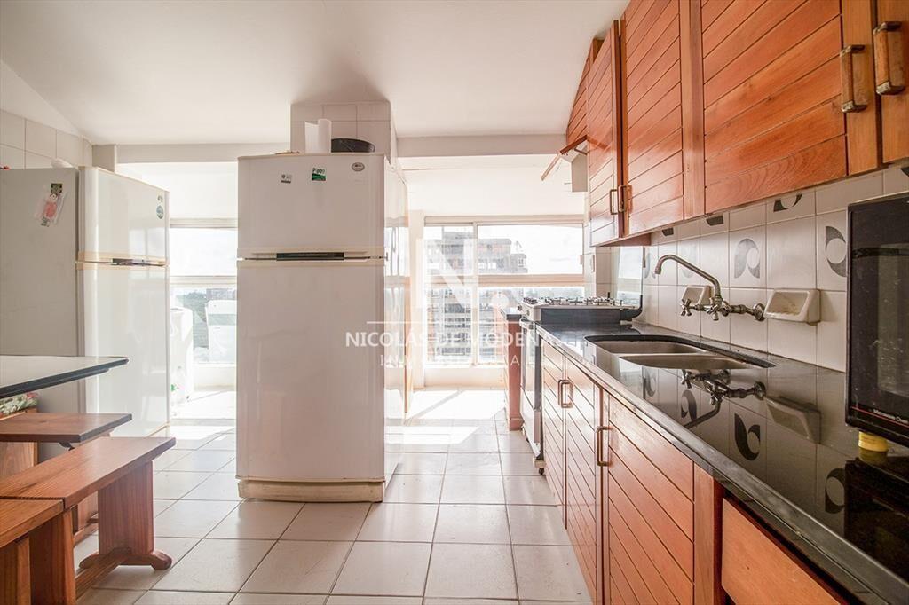 En venta apartamento de 3 dormitorios con vista