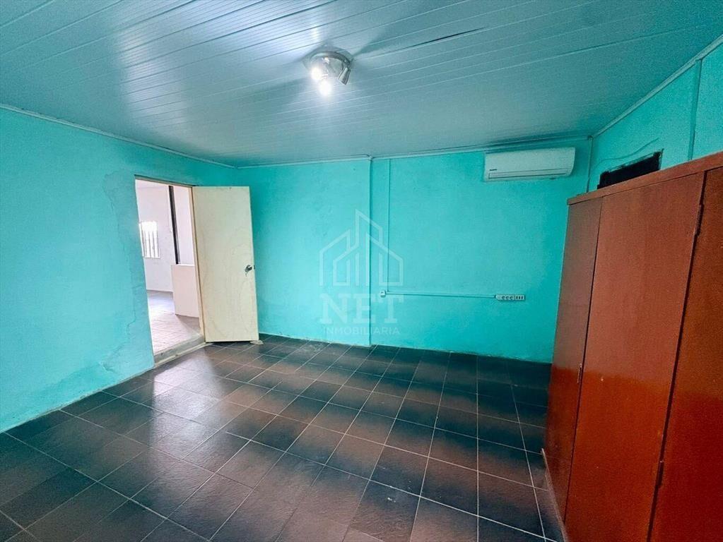 Venta casa 2 dormitorios, 2 baños, gran terreno, Cerro