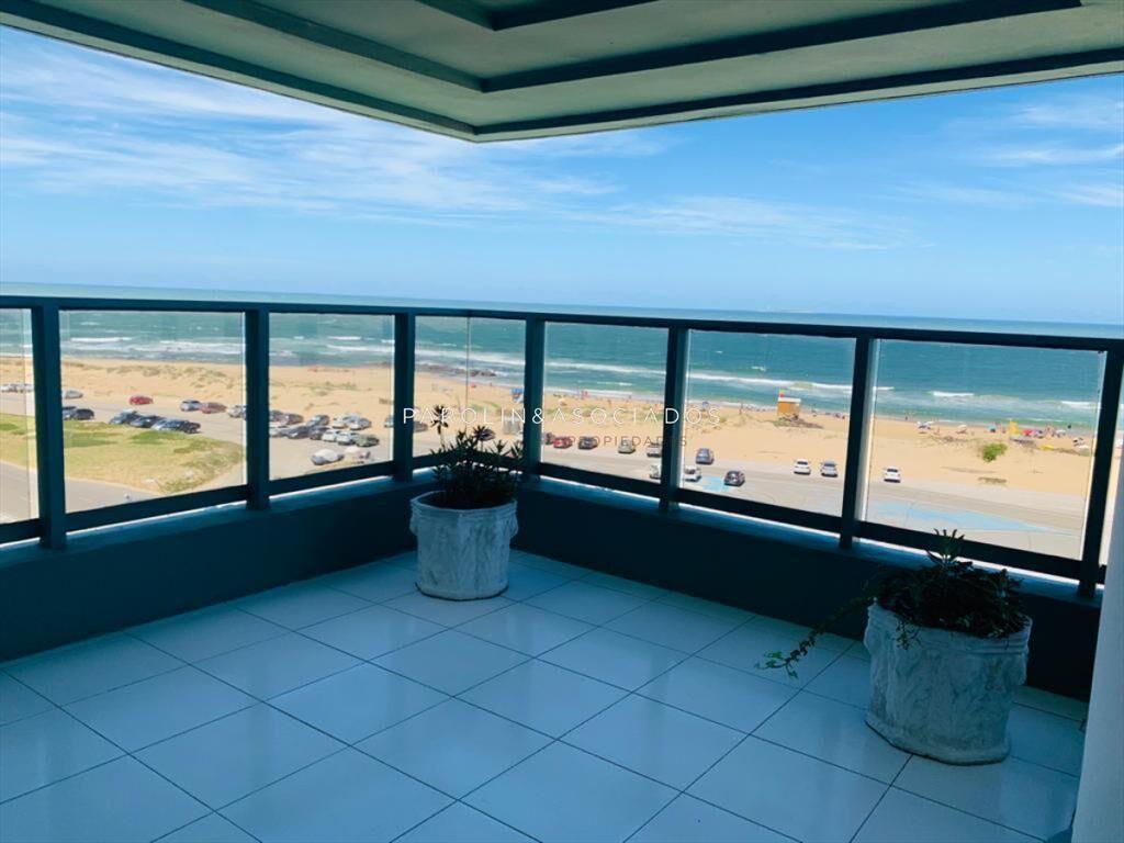 Apartamento en venta de 3 suites en edificio del