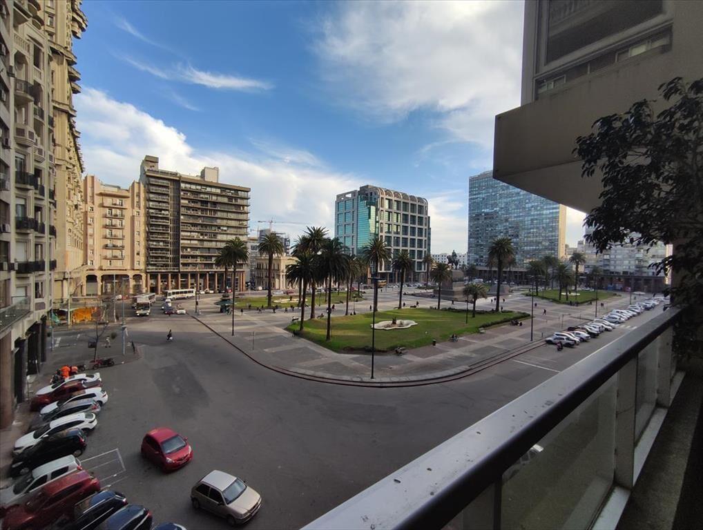 ALQUILER OFICINA - PLAZA INDEPENDENCIA - CIUDAD VIEJA