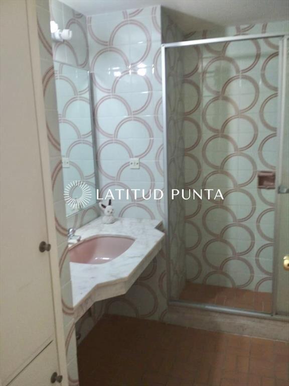 Apartamento en Tequendama, 3 dormitorios más dependencia