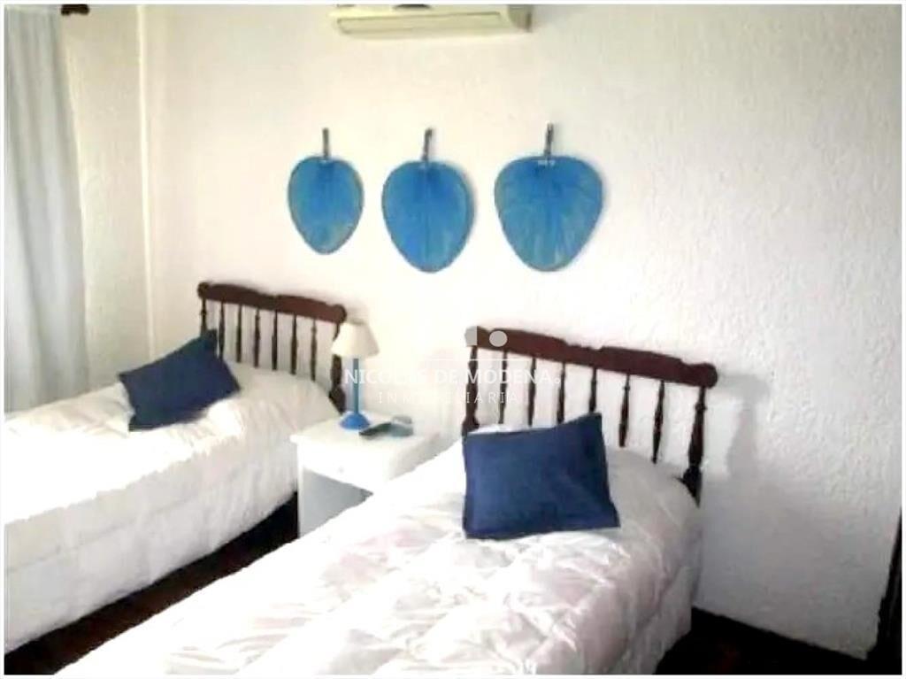 Se vende casa en Manantiales, de 3 dormitorios al