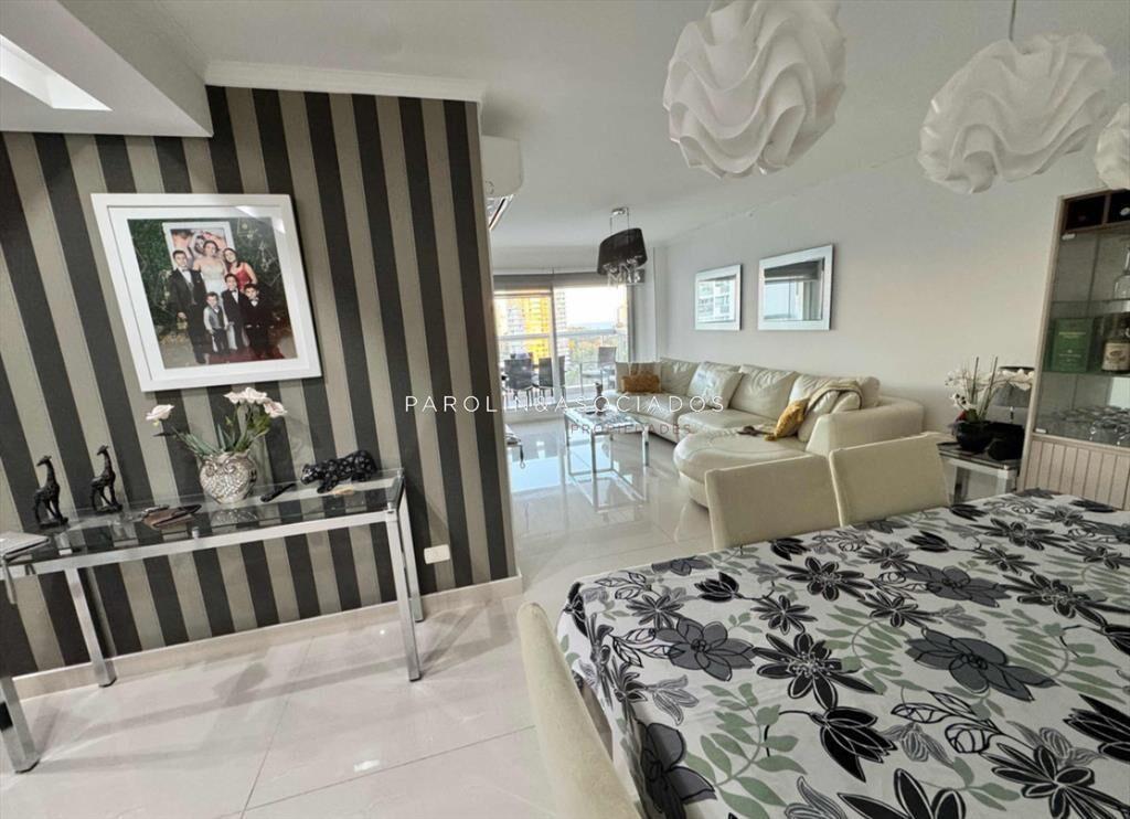 Apartamento en venta de 2 dormitorios en Miami