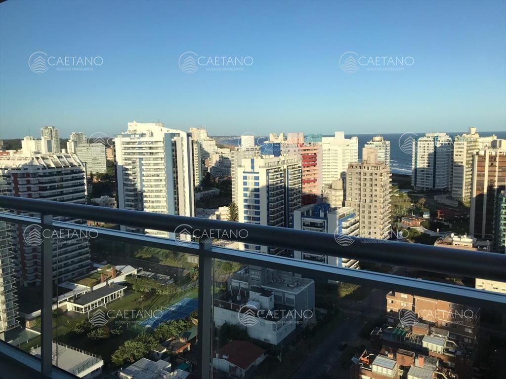 Departamento, de 2 suites, a la venta en Punta del Este