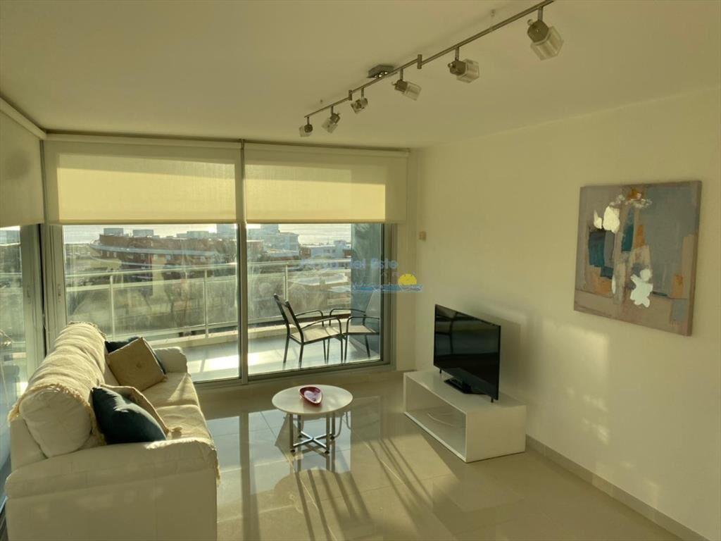 Apartamento de 3 dormitorios en venta en parada 5 de playa