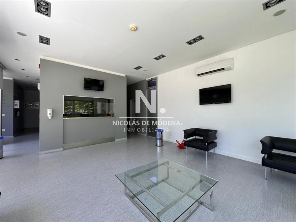 En venta casa tipo clinica en excelente en Punta
