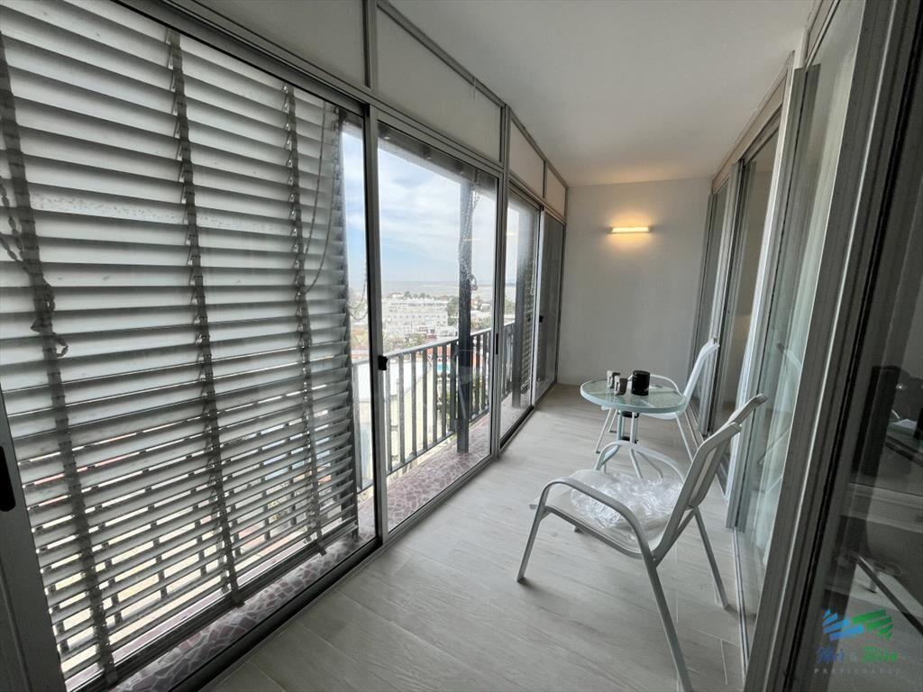 EN VENTA APARTAMENTO 2 DORMITORIOS, VISTA AL MAR,