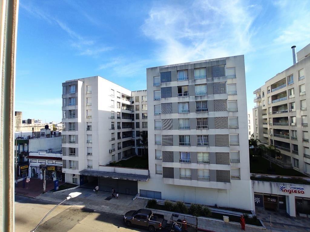Alquiler apartamento monoambiente La Blanqueada Ombú Gariba