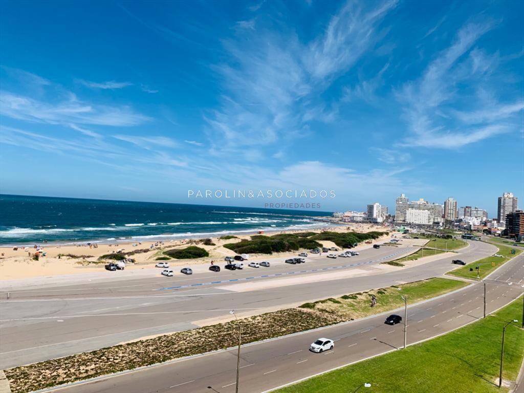 Apartamento en venta de 3 suites en edificio del