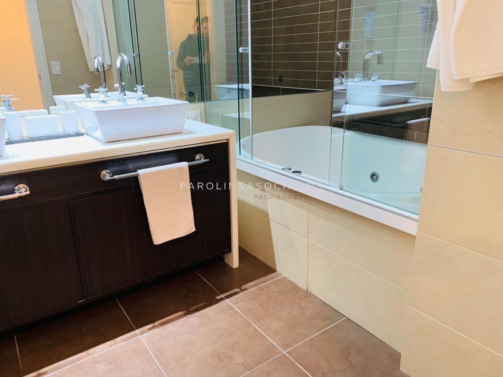 Apartamento de 4 dormitorios en venta en torre