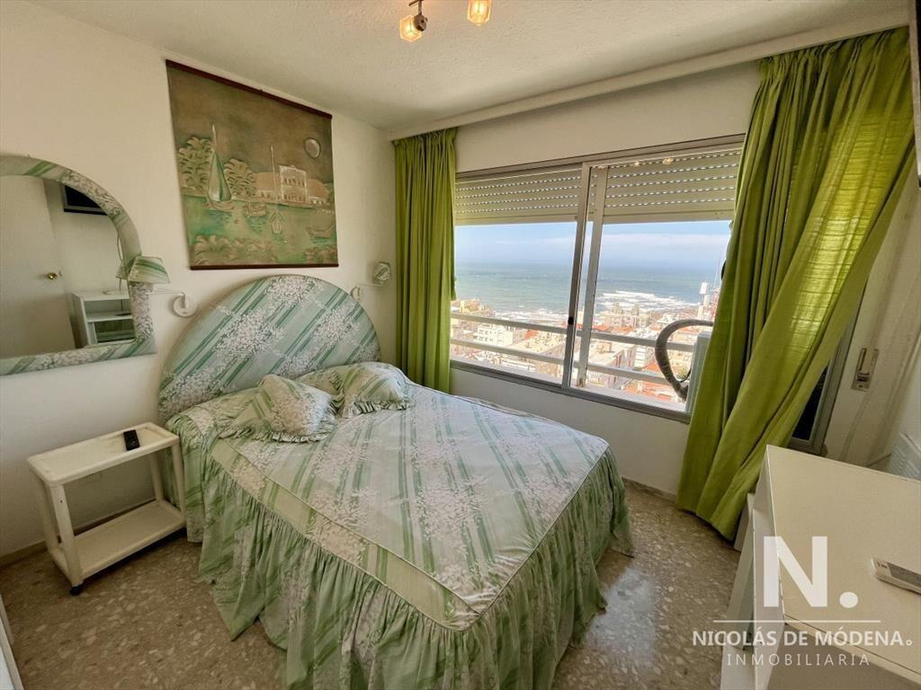 Venta Departamento - 3 dormitorios 2 baños - Peninsula