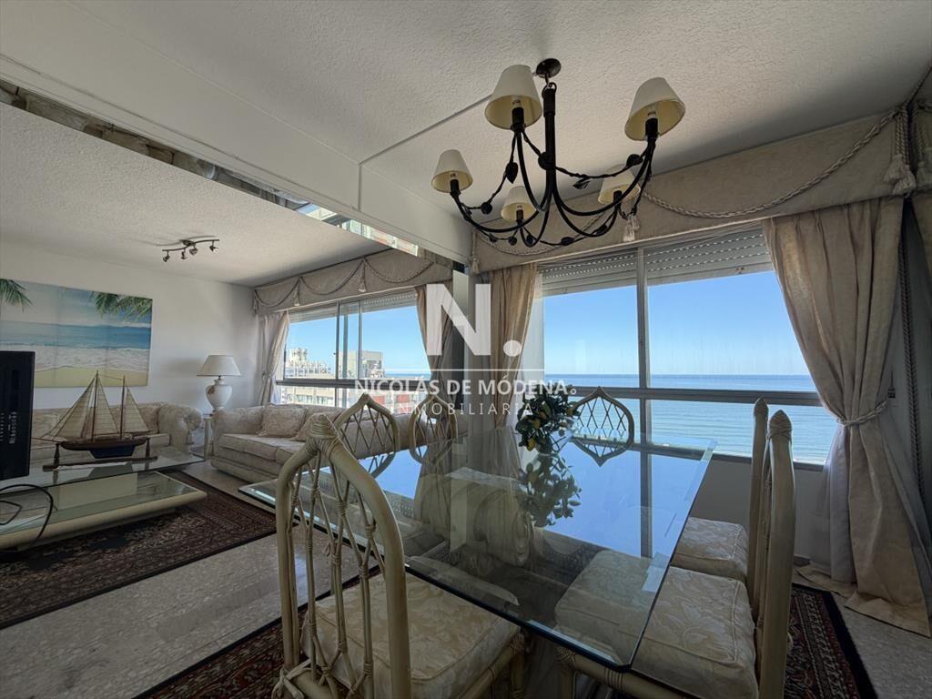 Vende apartamento en Peninsula Punta del Este de 3 dormitor