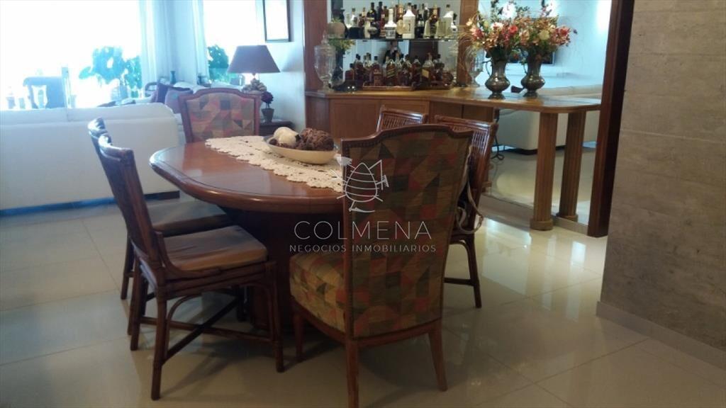 Apartamento en muy buena ubicacion, de 3 dor, 3