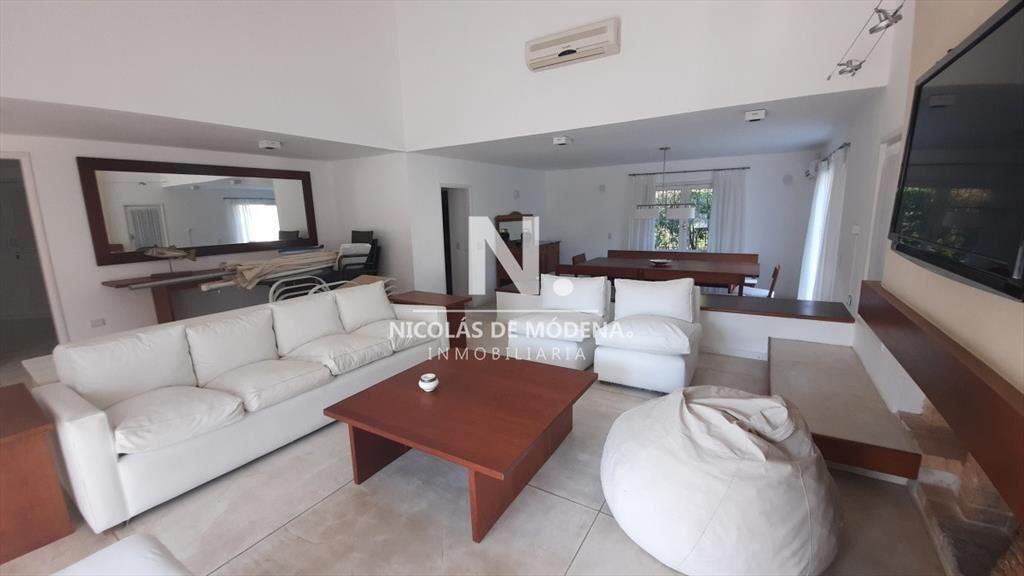 Exclusiva casa de 4 dormitorios con piscina en en