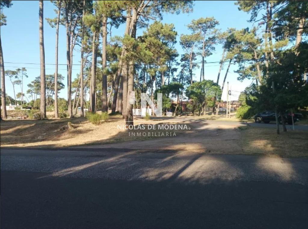 En venta terreno esquinero, en Punta del Este.