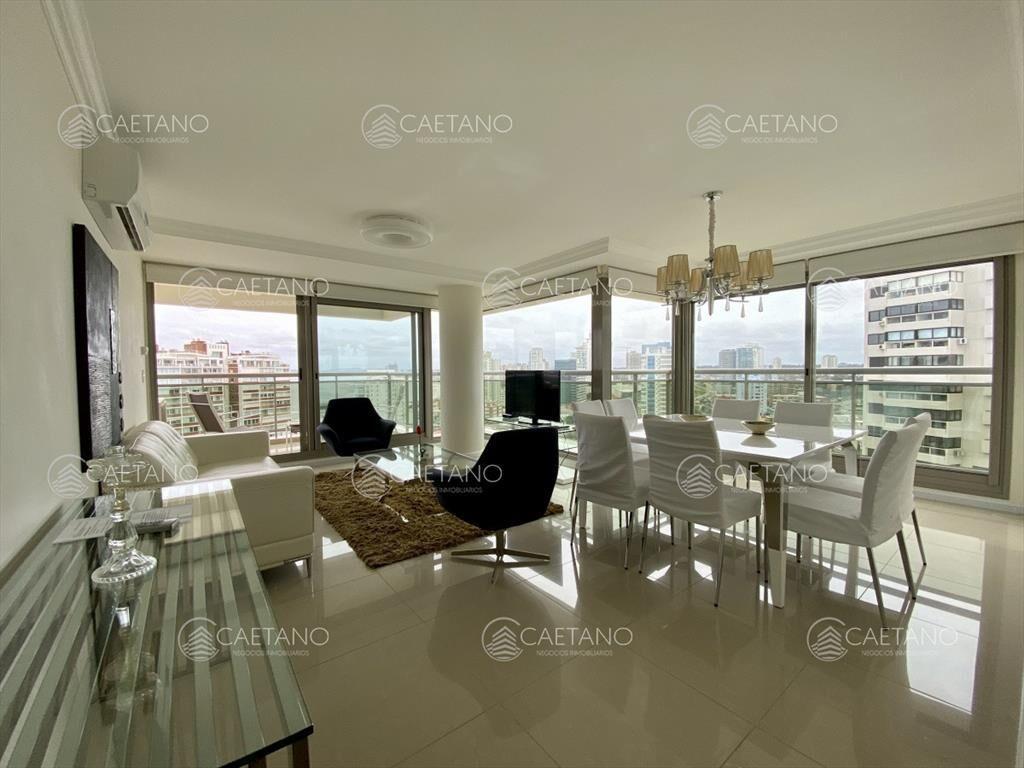 Alquiler invernal, apartamento 2 dormitorios. Playa brava,