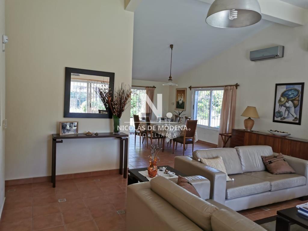 Casa en Cantegril - Punta del Este de 4 dormitorios.