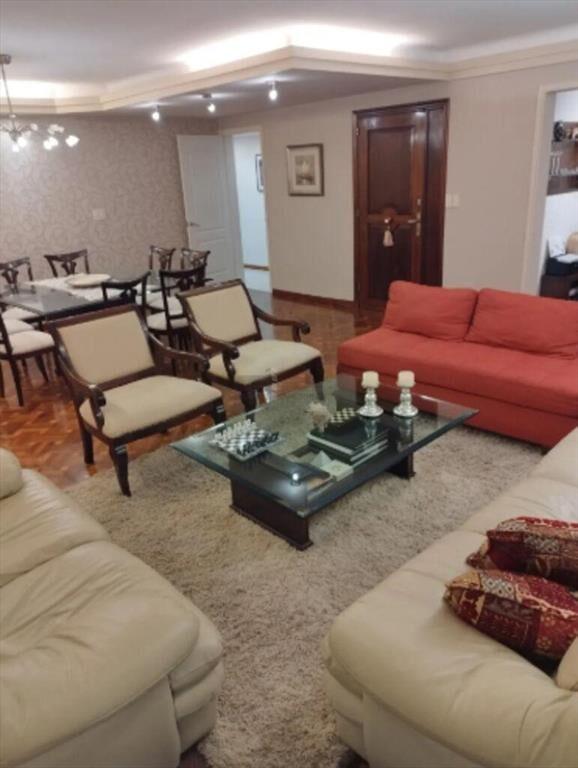 Se alquila Apartamento amoblado de tres dormitorios en Poci