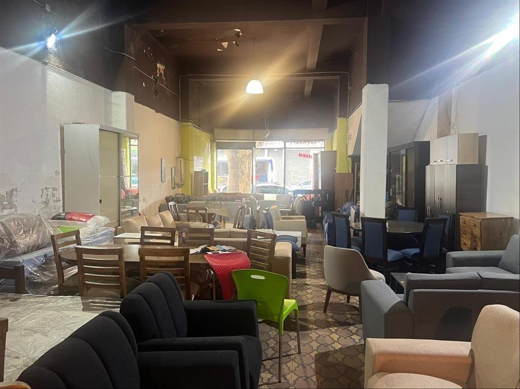 Alquiler local de 230m2 General Flores Goes
