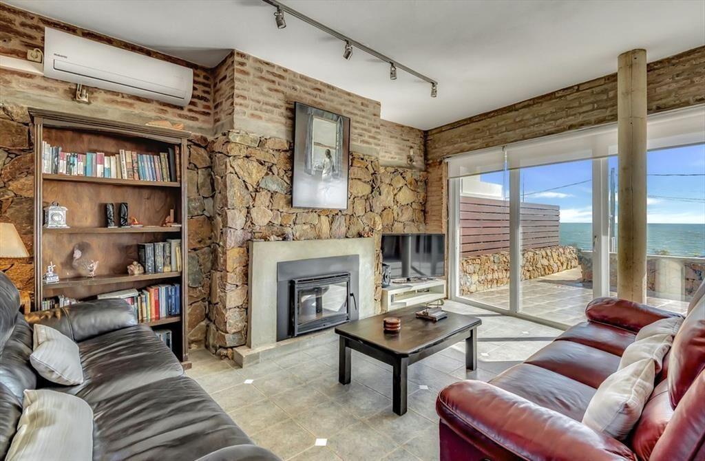 Casa en venta frente al mar en Piriapolis