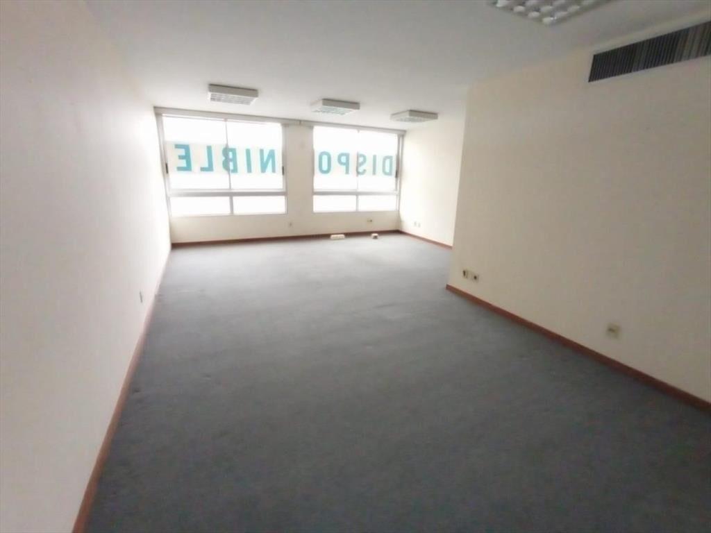 Plaza Independencia, 560 m2, aire acondicionado central, vi