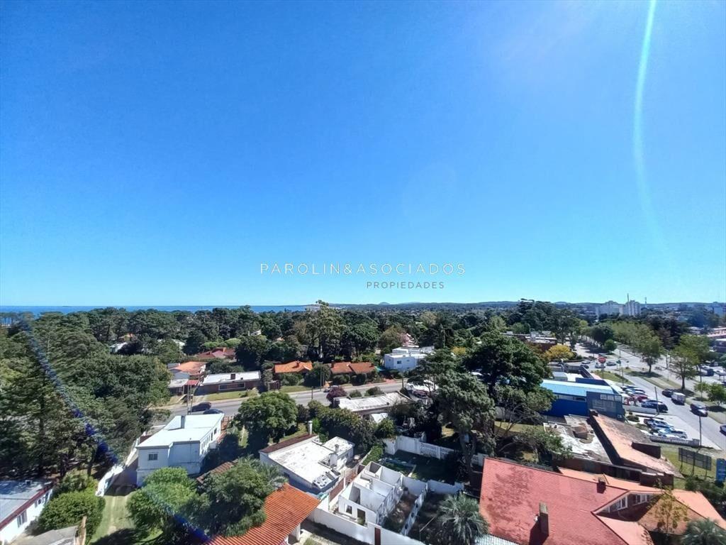 Apartamento en venta en Summer Tower, Punta del