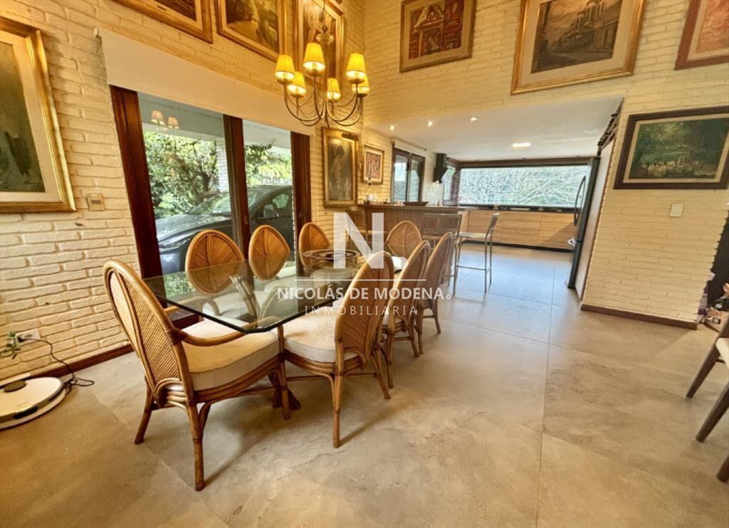 Vende casa en  Cantegril en Punta del Este de 3