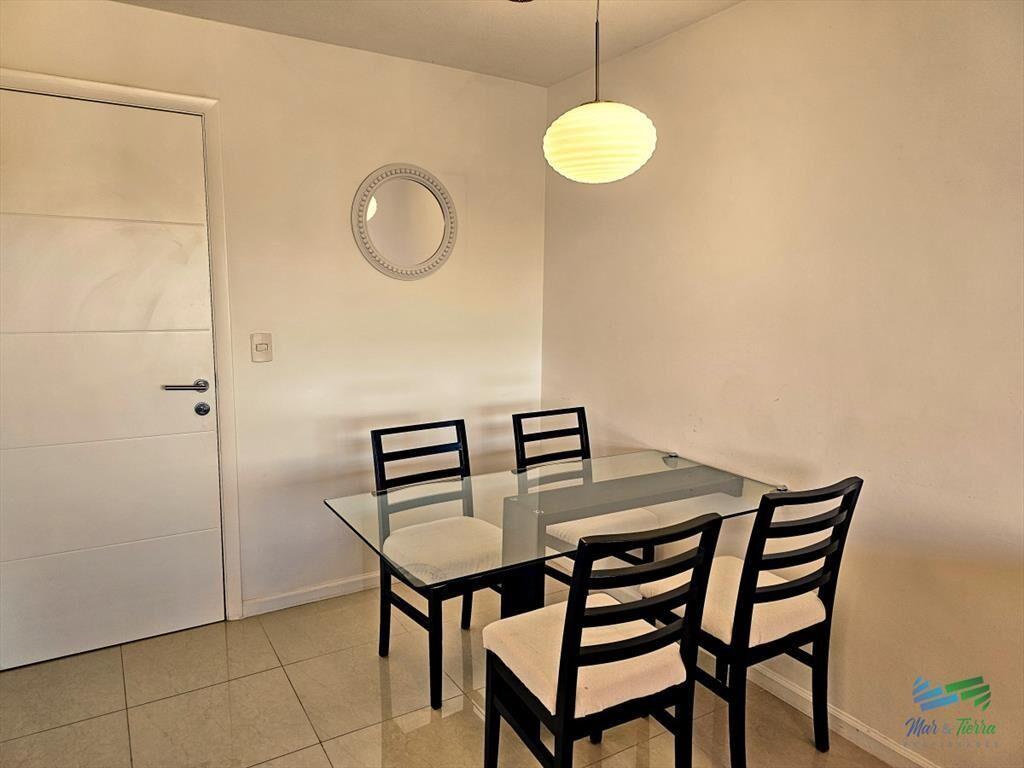 En venta apartamento 1 dormitorio con servicios en Roosevel