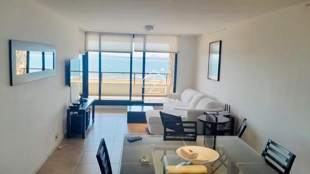 Venta de apartamento de dos dormitorios con dos