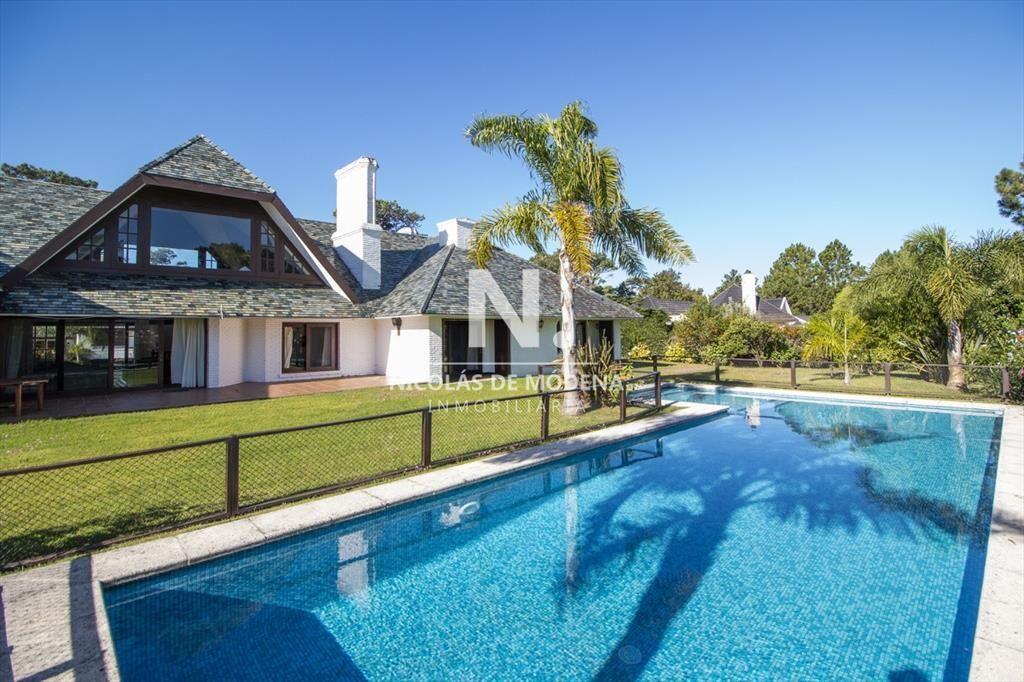 Venta de casa de 4 dormitorios mÃ¡s dependencia y