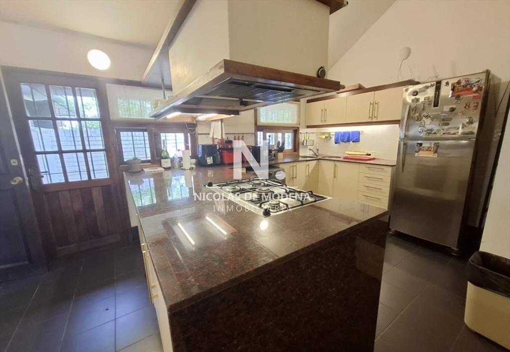 CASA EN VENTA 4 DORMITORIOS, PLAYA BRAVA PARADA 7