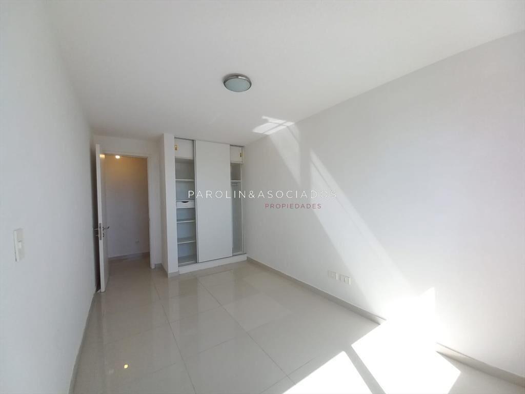 Apartamento en venta en Summer Tower, Punta del