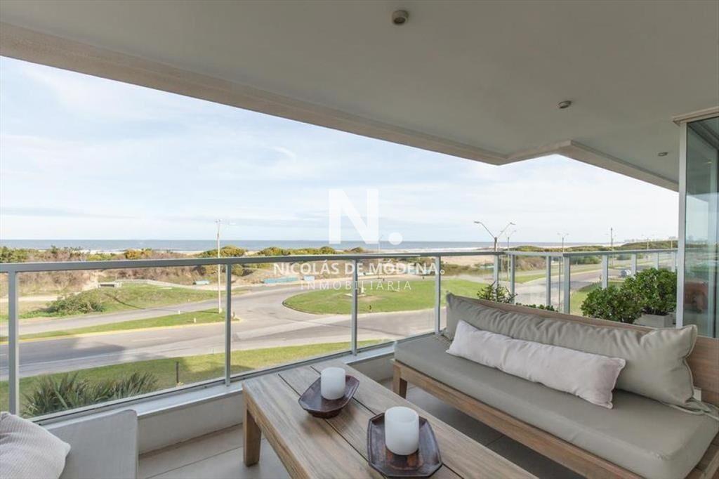 Excelente Apartamento de Cinco dormitorios en en