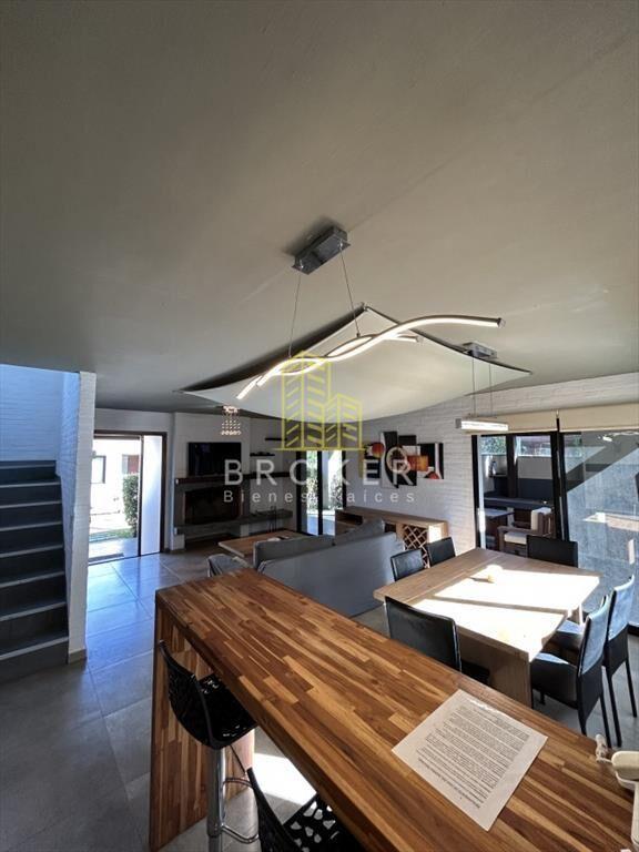 Venta de Duplex en Barrio Privado, Playa Mansa.