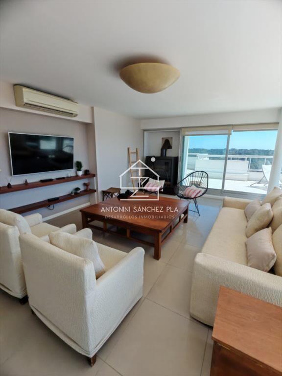 Venta Apartamento de 4 dormitorios Punta del Este